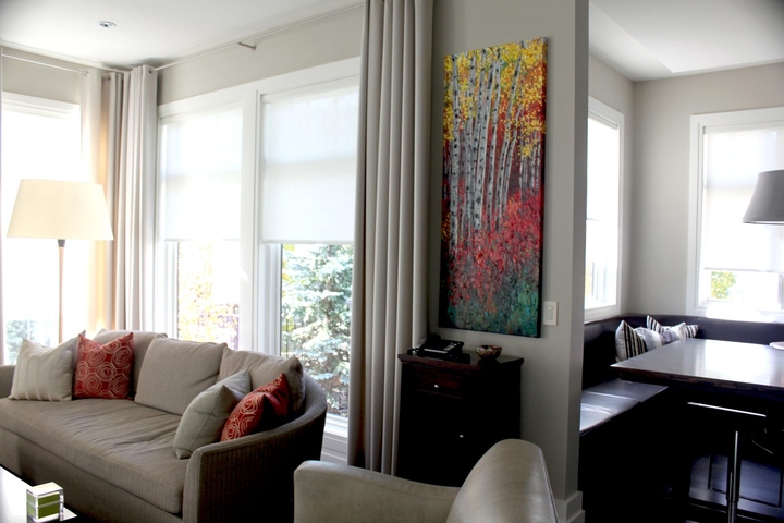 In the Krol dining room — palette knife painting by Jennifer Vranes