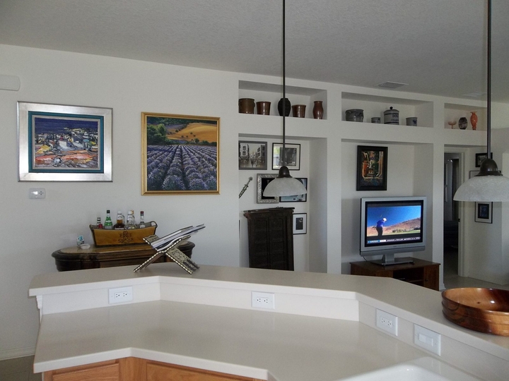 In Martina Thorne's home — palette knife painting by Jennifer Vranes